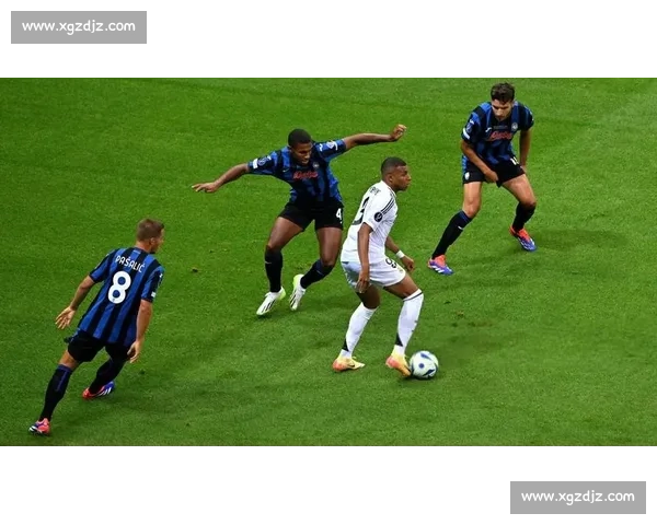 巅峰对决:全球足球冠军赛精彩瞬间全景解析 - 副本 - 副本